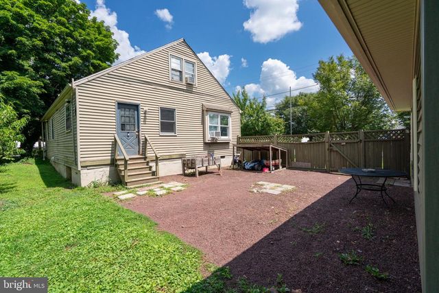 514 KANSAS RD, Warrington, PA 18976