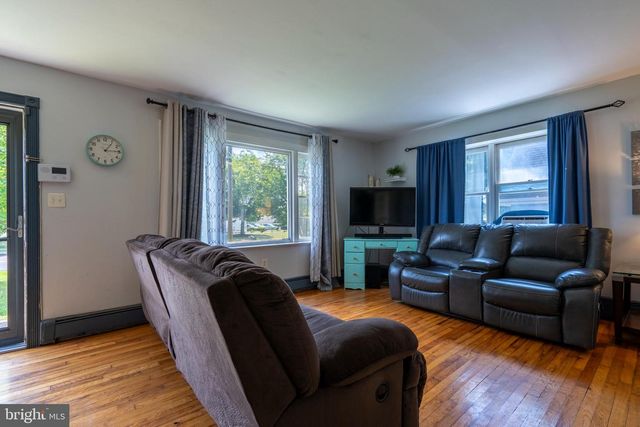 514 KANSAS RD, Warrington, PA 18976