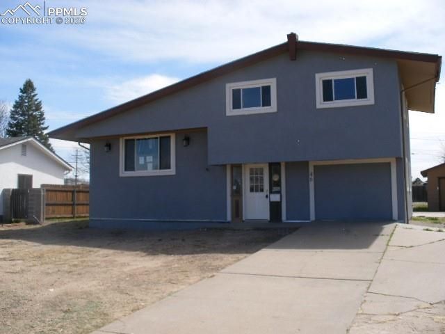46 Radcliff Lane, Pueblo, CO 81005