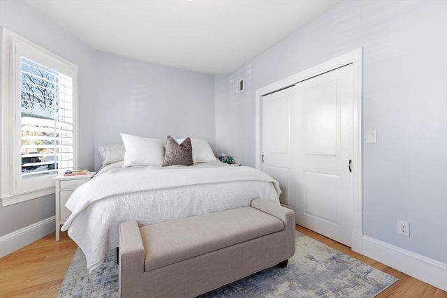 645 E 6th St, Boston, MA 02127