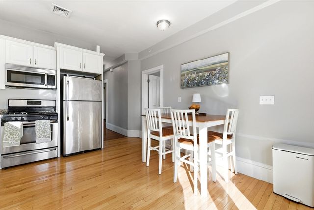 645 E 6th St, Boston, MA 02127