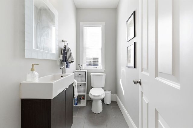 645 E 6th St, Boston, MA 02127