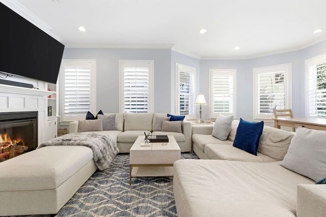 645 E 6th St, Boston, MA 02127