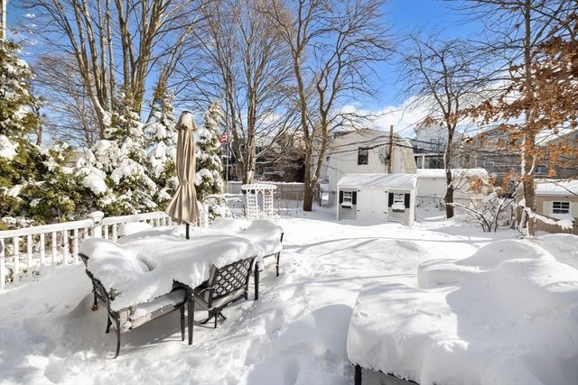 645 E 6th St, Boston, MA 02127