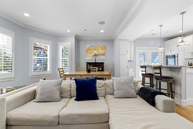 645 E 6th St, Boston, MA 02127