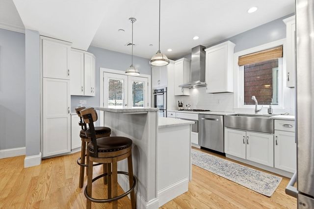 645 E 6th St, Boston, MA 02127