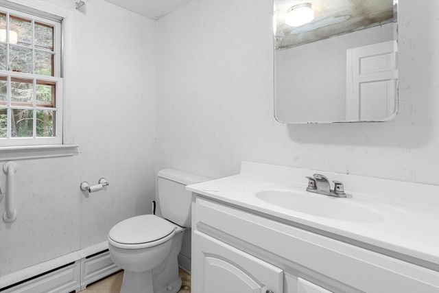 166 Pine St, Manchester, MA 01944