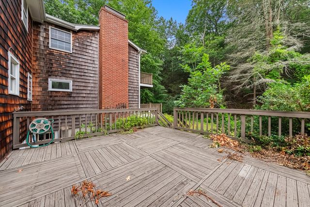166 Pine St, Manchester, MA 01944