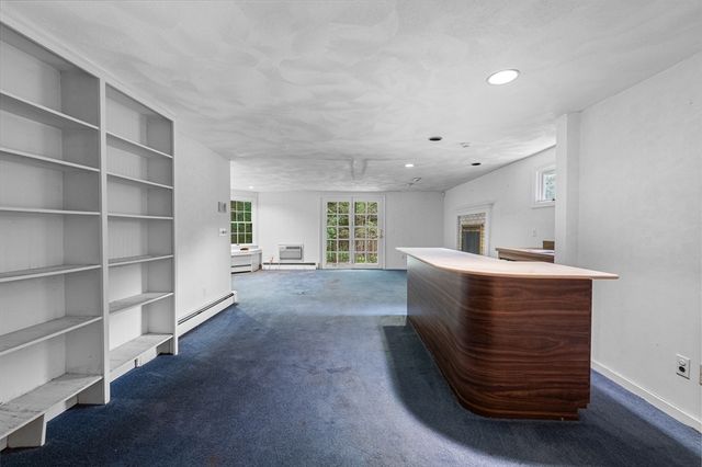166 Pine St, Manchester, MA 01944