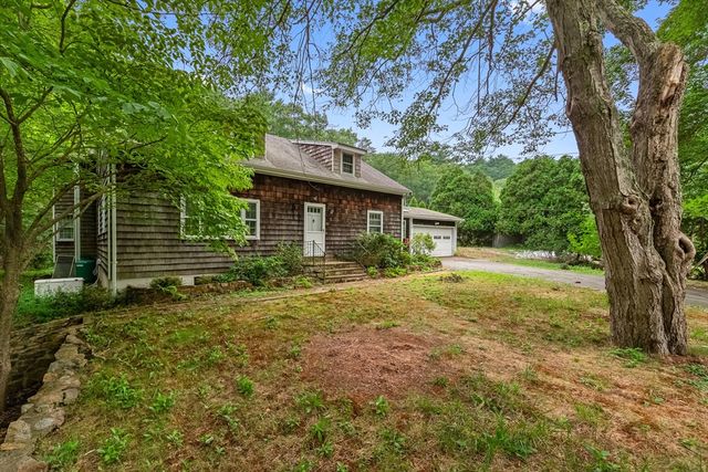 166 Pine St, Manchester, MA 01944