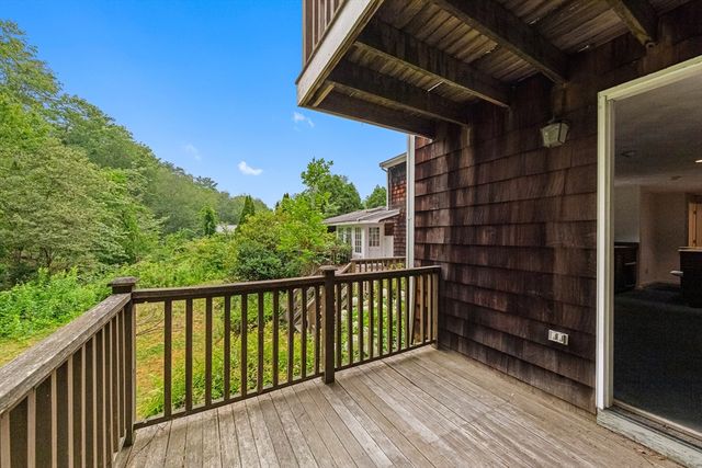 166 Pine St, Manchester, MA 01944