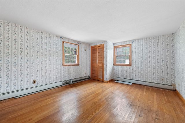 166 Pine St, Manchester, MA 01944