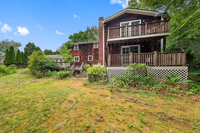 166 Pine St, Manchester, MA 01944