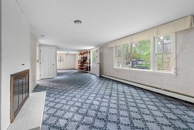166 Pine St, Manchester, MA 01944