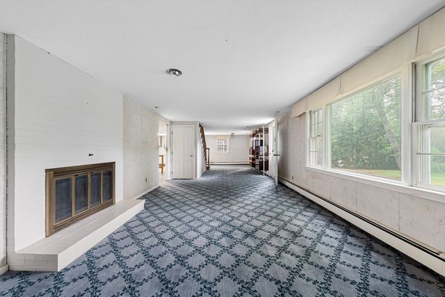 166 Pine St, Manchester, MA 01944