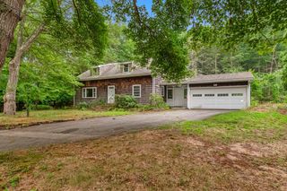 166 Pine St, Manchester, MA 01944