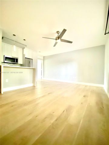 6330 SW 79th St 18, South Miami, FL 33143