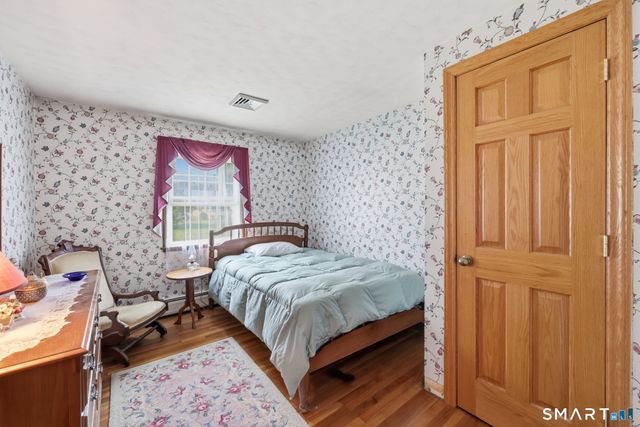 23 Middlesex Drive, Enfield, CT 06082