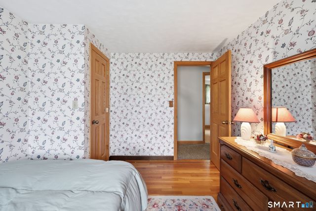 23 Middlesex Drive, Enfield, CT 06082