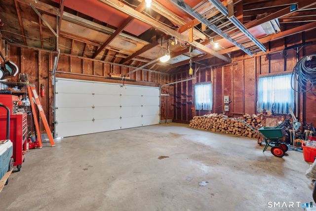 23 Middlesex Drive, Enfield, CT 06082