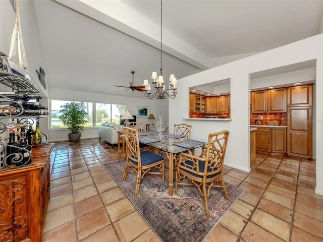 786 SARABAY ROAD 19, Osprey, FL 34229