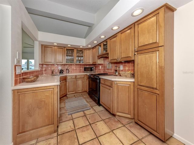 786 SARABAY ROAD 19, Osprey, FL 34229