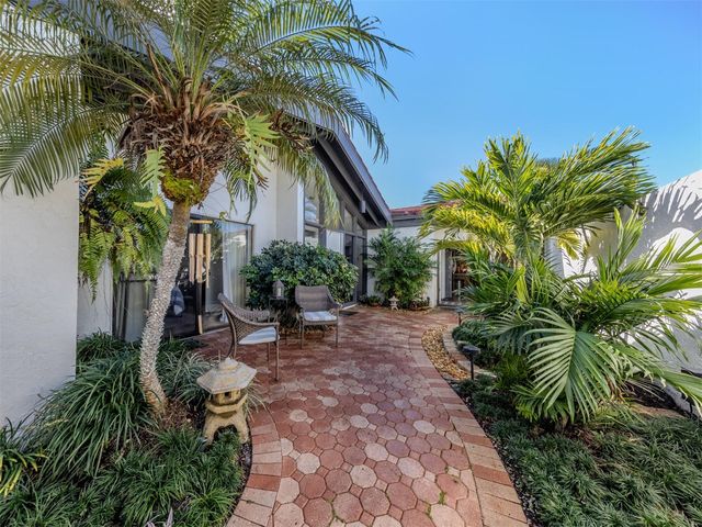 786 SARABAY ROAD 19, Osprey, FL 34229