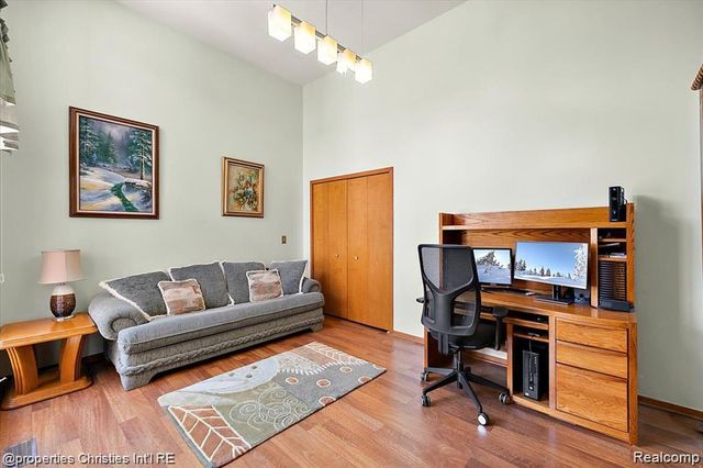 4566 Walden Drive, Bloomfield Hills, MI 48301