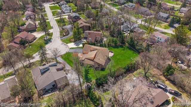 4566 Walden Drive, Bloomfield Hills, MI 48301