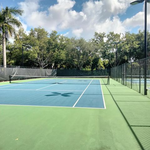 2803 Sarento Place 111, Palm Beach Gardens, FL 33410