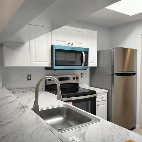 2803 Sarento Place 111, Palm Beach Gardens, FL 33410