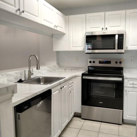 2803 Sarento Place 111, Palm Beach Gardens, FL 33410