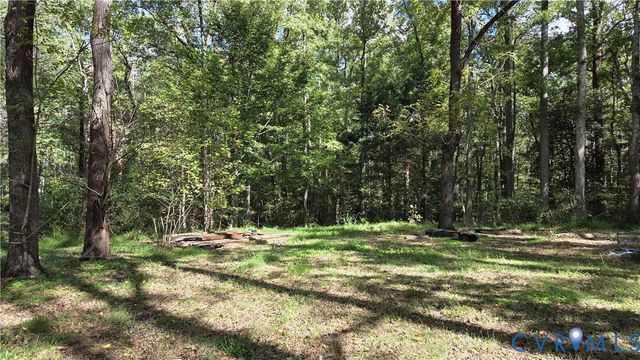 349 Morris Ln, Shacklefords, VA 23156