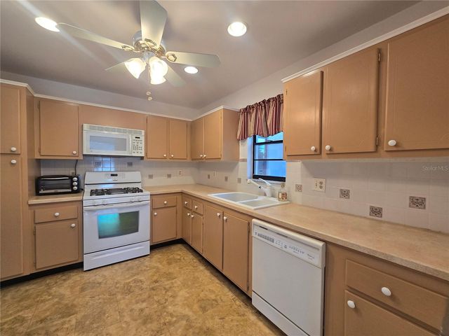 7941 58TH AVENUE N 212, St Petersburg, FL 33709