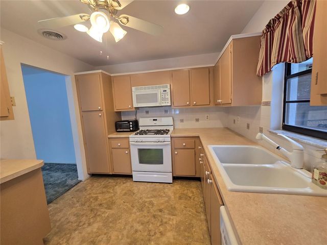 7941 58TH AVENUE N 212, St Petersburg, FL 33709