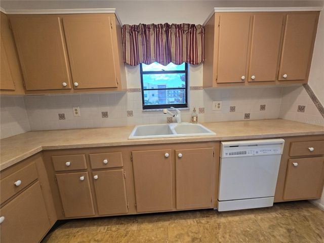7941 58TH AVENUE N 212, St Petersburg, FL 33709
