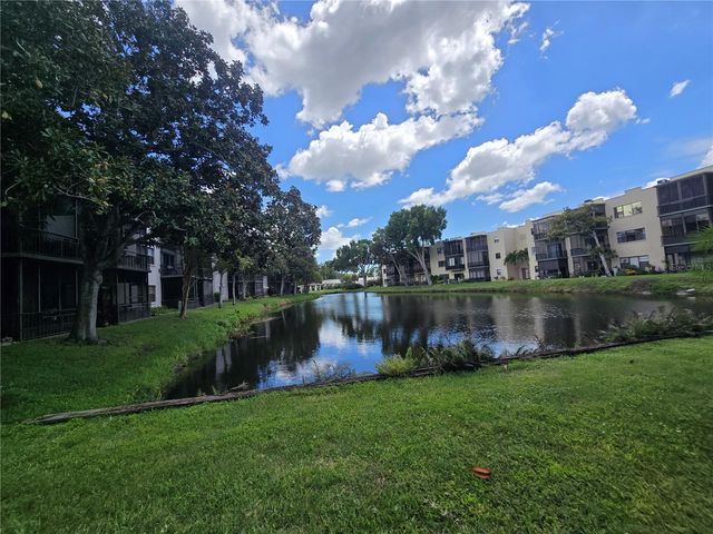 7941 58TH AVENUE N 212, St Petersburg, FL 33709