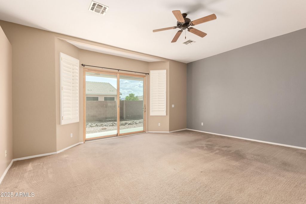 Image 11 of property listing at 3405 W IAN Drive, Laveen, AZ 85339