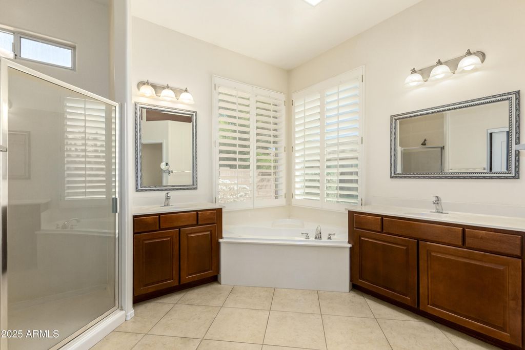 Image 14 of property listing at 3405 W IAN Drive, Laveen, AZ 85339