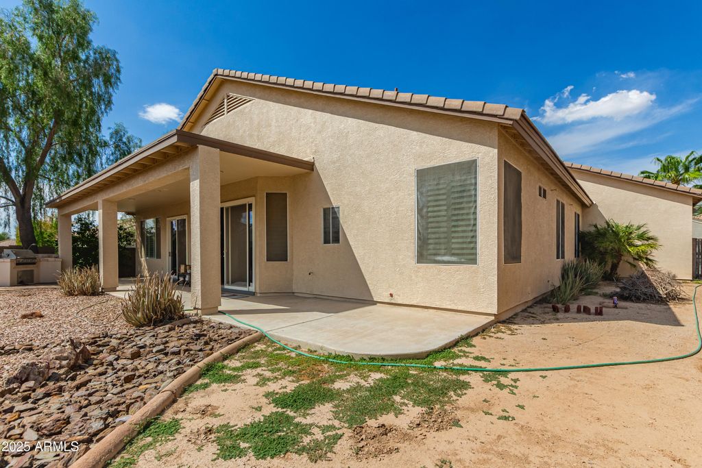 Image 23 of property listing at 3405 W IAN Drive, Laveen, AZ 85339