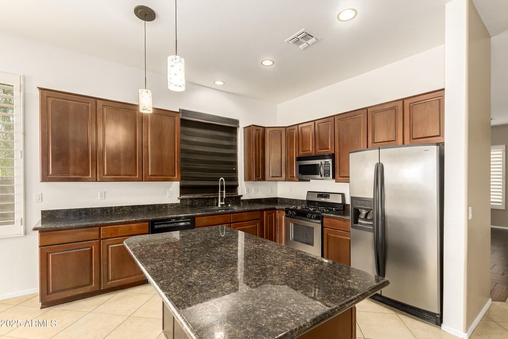 Image 6 of property listing at 3405 W IAN Drive, Laveen, AZ 85339