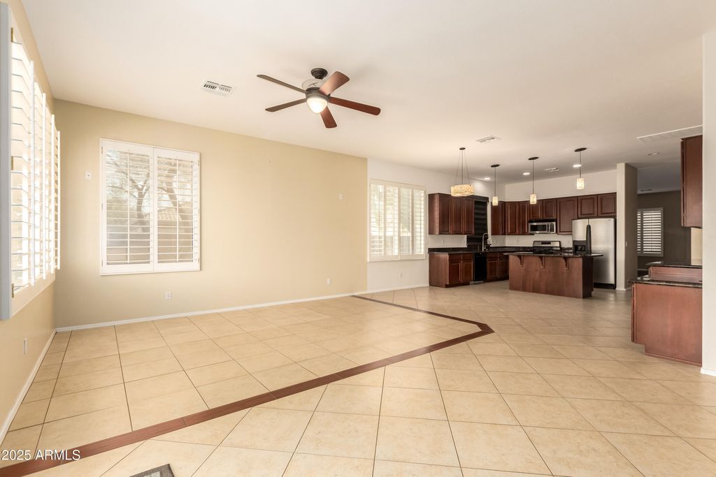 Image 8 of property listing at 3405 W IAN Drive, Laveen, AZ 85339