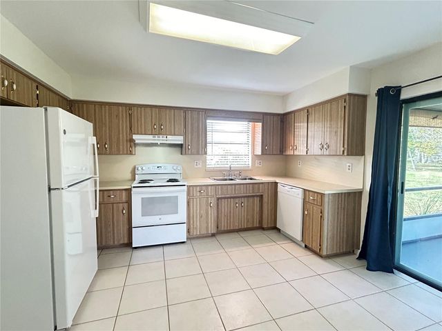 522 PEBBLE SPRINGS COURT, Winter Haven, FL 33884