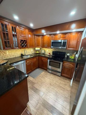 7011 Environ Boulevard 210, Lauderhill, FL 33319