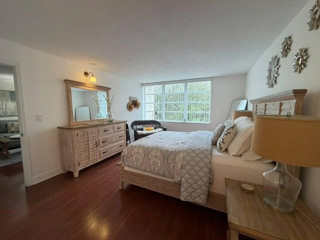 7011 Environ Boulevard 210, Lauderhill, FL 33319