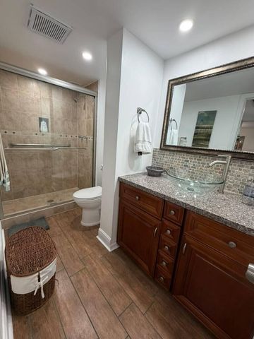 7011 Environ Boulevard 210, Lauderhill, FL 33319