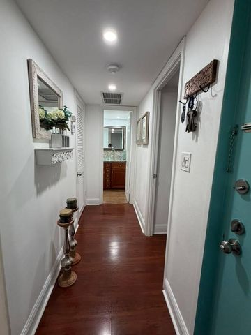7011 Environ Boulevard 210, Lauderhill, FL 33319