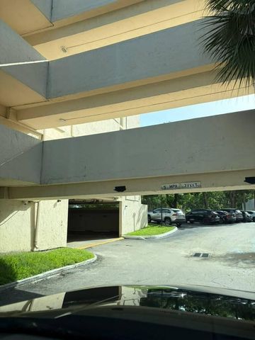 7011 Environ Boulevard 210, Lauderhill, FL 33319