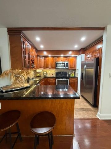 7011 Environ Boulevard 210, Lauderhill, FL 33319