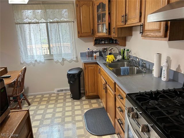 24437 Ridgeline, Bedford Heights, OH 44146